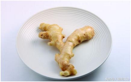 生姜水的功效及对肾病的副作用,一碗生姜水能治六种病