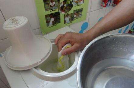 饮水机长时间不清理到底有多脏,饮水器长期不用用清洗内部吗