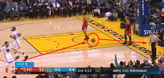 库里死球后“脚踢球”秒传裁判，就不怕吃T吗？