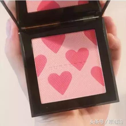 情人节送什么礼物不暧昧 (情人节送喜欢的人礼物合适吗)