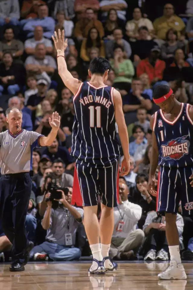 姚明在职业生涯穿过哪些球鞋,姚明球鞋回顾