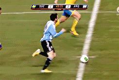 足球场上最羞辱人的过人动作,绿茵场上最难的几个射门方式