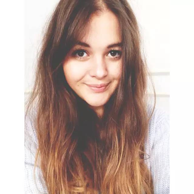 这个肉乎乎身高不到160的女孩,却被网评为最美时尚教主!