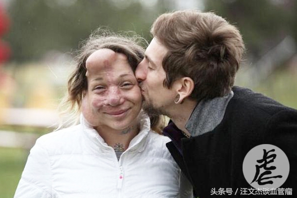 “虐狗霸屏”模式全面开启，但我更想借奇葩大会蔡聪的话祝福你！