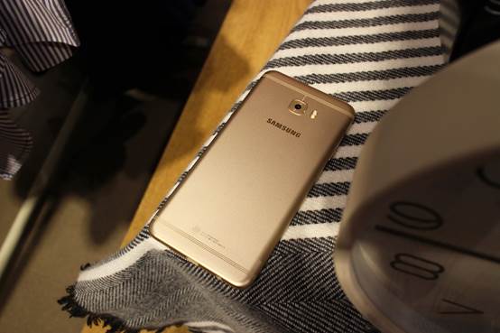 ov低端机怎么样,三星c7pro