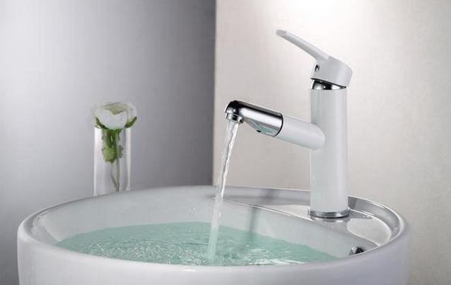 原来水龙头不仅有水还有光,水龙头滴水自己怎么修