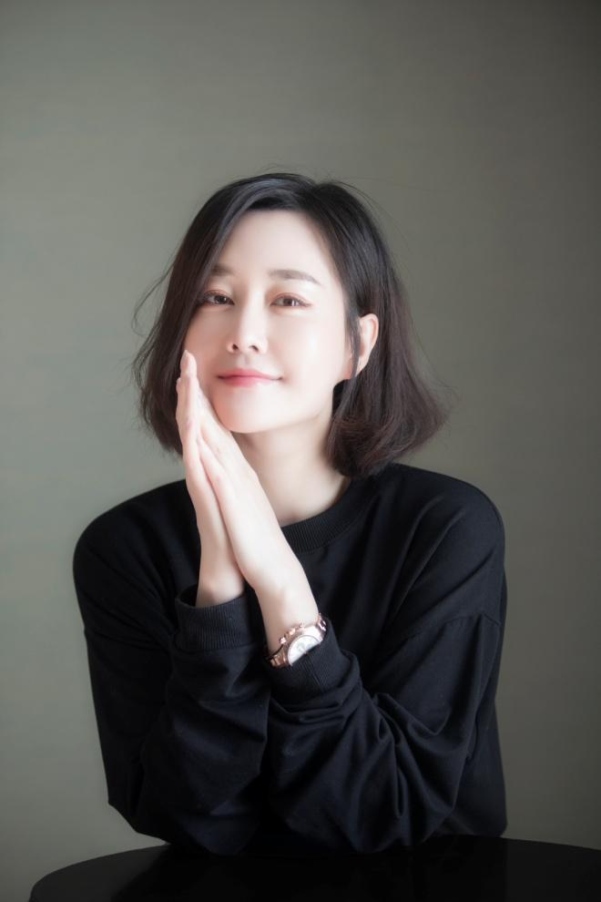 王凯就是有实力也有运气的演员,王凯丑女无敌与现在对比