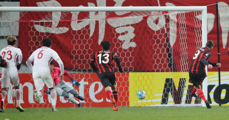 上海上港不惧寒流为抗韩之旅开了好头中韩足球不见不散