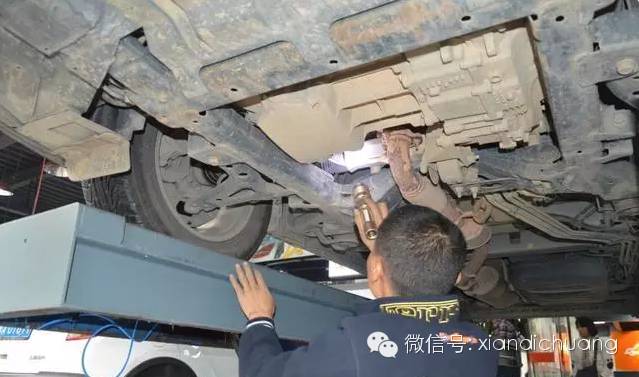 二手车泡水鉴定评估标准,二手车怎样鉴定泡水车