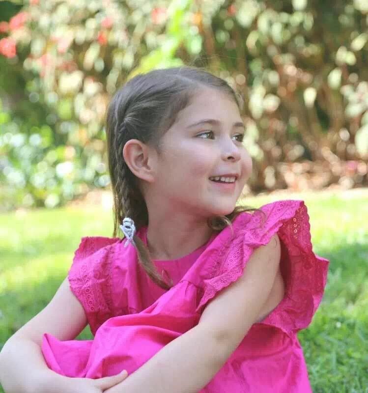 央视春晚小女孩唱歌,春晚第一个节目的小女孩