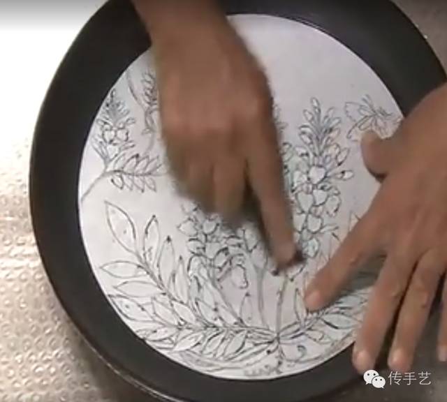 把贝壳焯水，去皮，切片，然后变魔术螺钿工艺（附制作工艺）