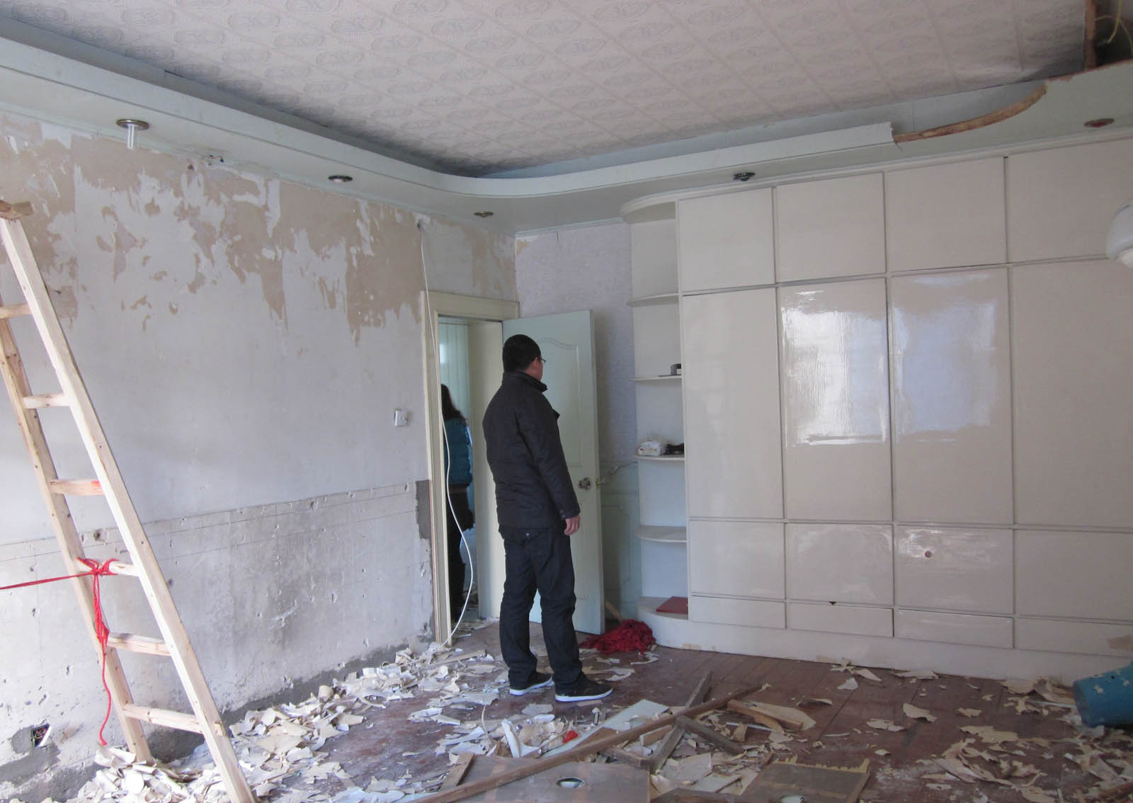 废旧铝合金窗翻新,旧房改造装修需要换铝合金窗吗