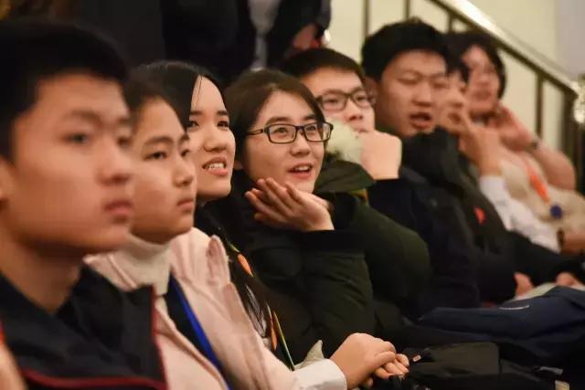 与诺贝尔获得者面对面交流,中学生对话诺奖得主