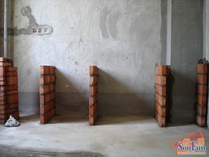 厨房橱柜是不锈钢好还是砌砖好,自己在家砌砖做橱柜