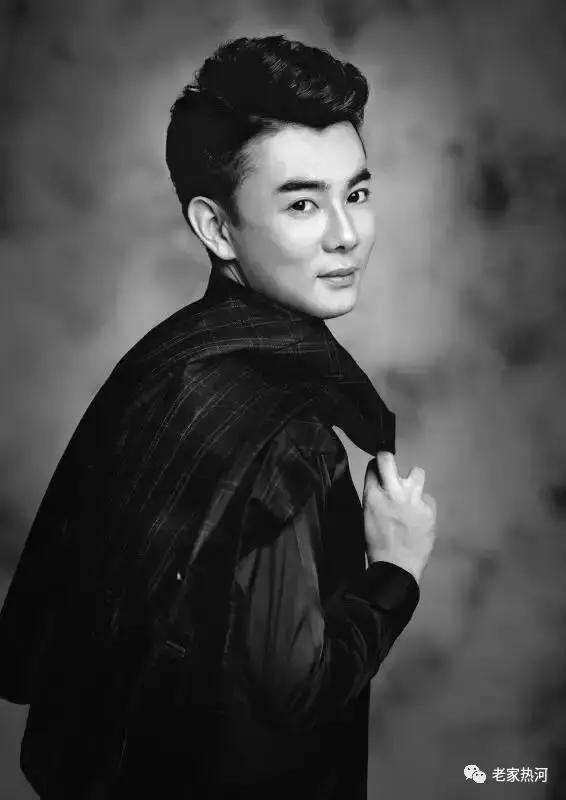 乍看是“高冷”、再看是“暖男”，承德小伙河北电视全能主持