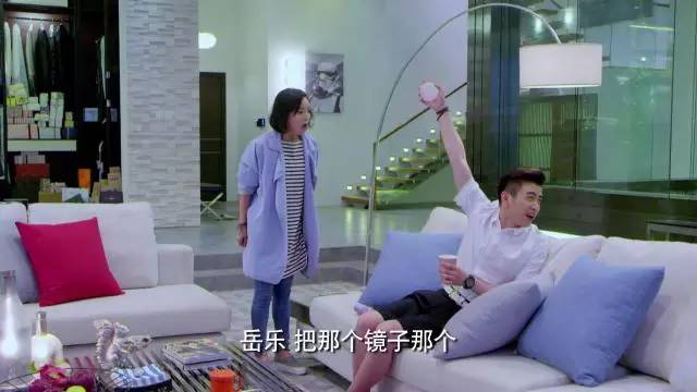 《云巅之上》已向你发送娱乐圈生存宝典，收好不谢！