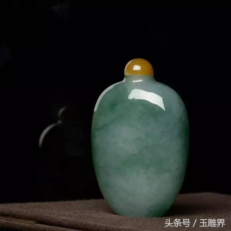 古代男子随身佩戴物品,男子穿越古代带了小玩具