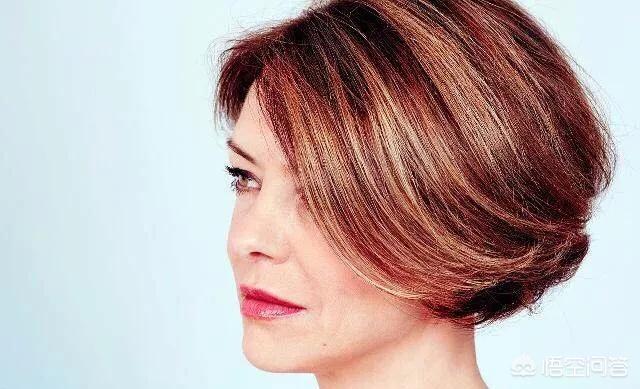 头发有底色怎么自行在家染发,果酸染发伤不伤头发