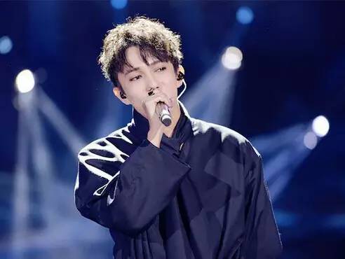 张杰当年火爆全场,张杰《默》点评