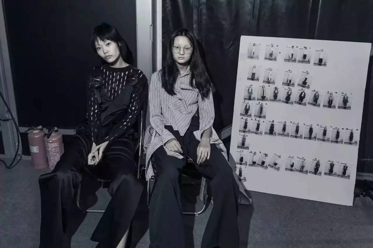 夏天能穿的皮衣皮裤,夏天可以穿的连体皮衣