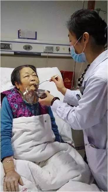 医院感人瞬间照片,医生最催泪的感人照片