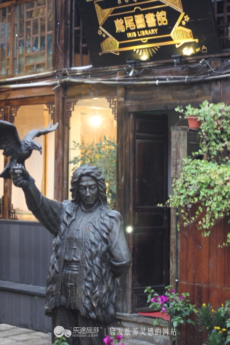 丽江古城的美丽夜景,丽江古城真的是个很美丽的地方