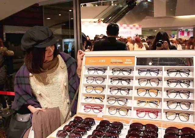 近视镜架品牌排行榜前十名,国产镜架性价比高的品牌