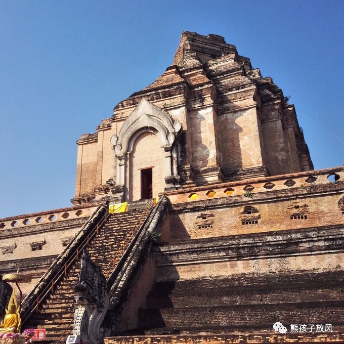 能在异国被警察抓也没谁了吧？这是我的清迈，和你去的不一样！