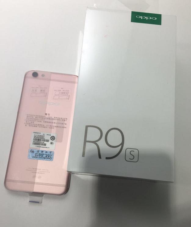 女朋友还是被销售员忽悠的买了这款手机!