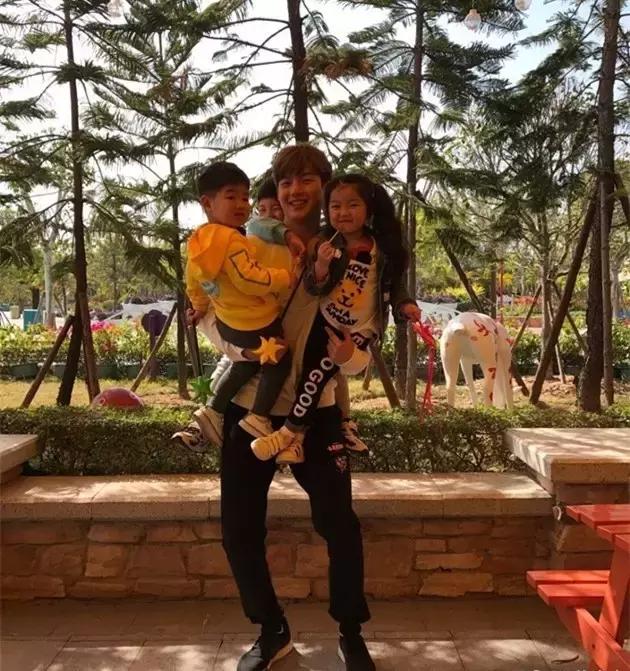 董力说对阿拉蕾一见钟情,阿拉蕾回忆董力当初说的话