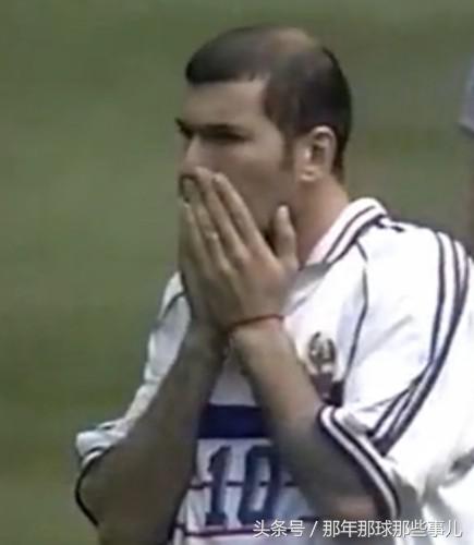 两届世界杯踢丢点球巴乔扼腕痛惜,98年世界杯法国vs意大利点球大战