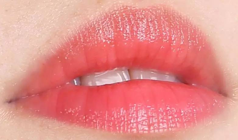 怎么拥有韩剧女主的妆容,你和女主角之间只差一套韩系大衣