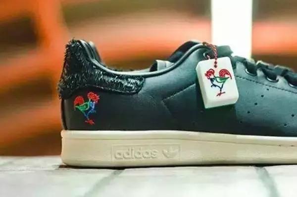 外国人把“酱油”穿在身桑,时尚界都流行用中文装逼啦!