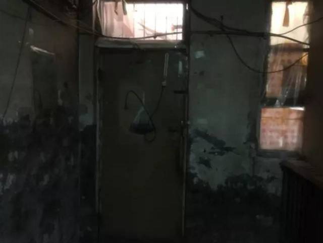 外国小鲜肉只花400元竟然租到了北京二环的房子,然而刚拿到房子的瞬间却差点哭了出来