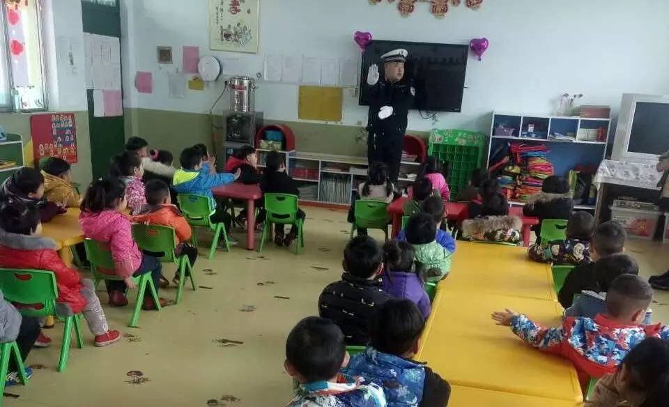 家长走进课堂的幽默开场白,家长进课堂携手共成长活动