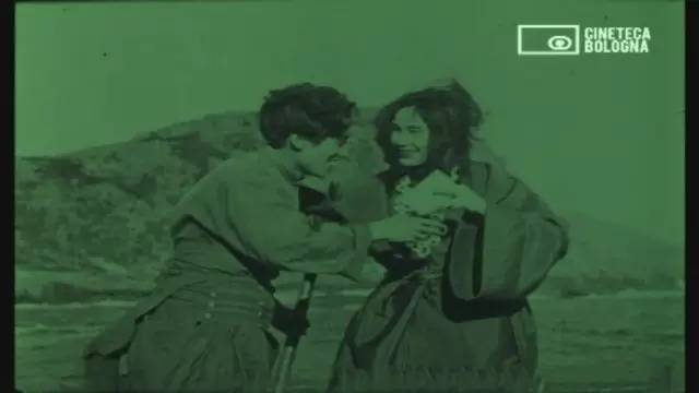 这部诗电影刷新了中国影史的艺术新高度,可惜至今仍流落他乡