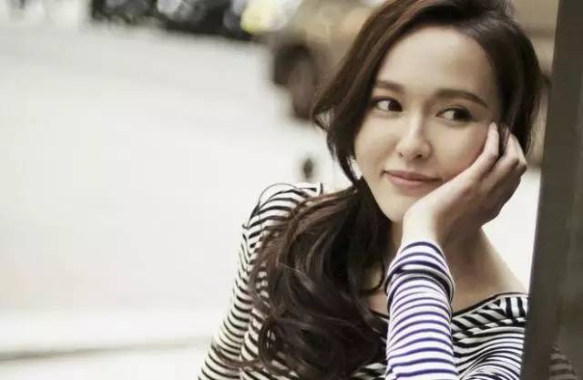 明星怀孕都用什么彩妆,明星孕妇推荐的彩妆品牌