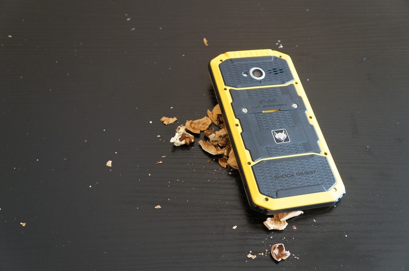 这货是雷神之锤?专业户外手机云狐大黄蜂(A7)体验