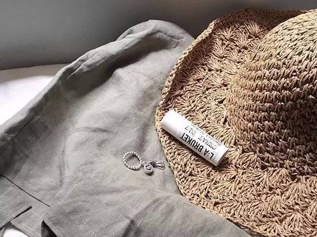 10款颜值爆表的有机天然小众润唇膏~不过百元，就能彻底滋润你，男票也能放心吃了！