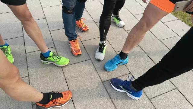 半马比赛请前两天训练,半马赛前业余