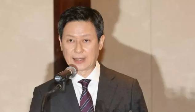 父子同睡一个女明星，儿子把老子赶下台，乐天家族上演超屌炸天宫斗剧，厉害厉害！