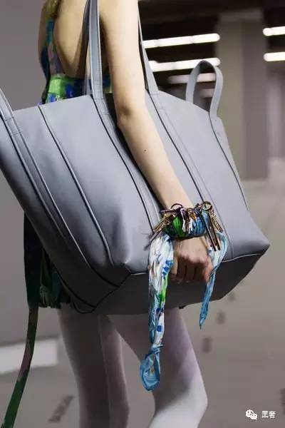 valentino2021秋冬时尚系列,valentino秋冬系列