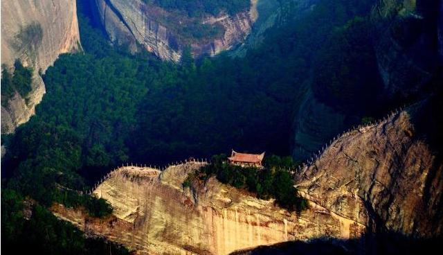 中国七大丹霞之一就在桂林八角寨,湘赣八角寨