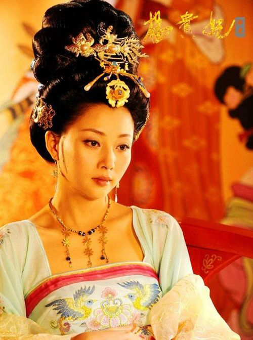 杨贵妃缢死马嵬坡是怎么回事,杨贵妃在马嵬坡是被赐死还是自缢