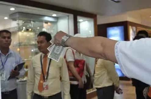 不给小费被打,入境不给小费被刁难该怎么办