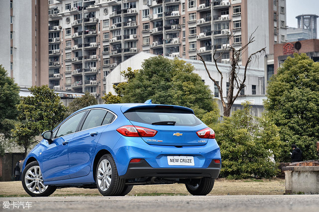 西安13年雪佛兰科鲁兹两厢,雪佛兰1.4t科鲁兹两厢二手车