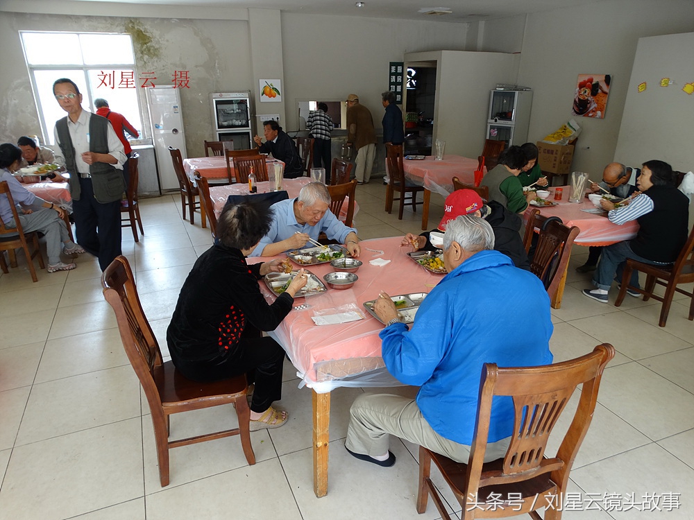 三亚适合老人居住的地方,去三亚旅游可以住老年公寓么
