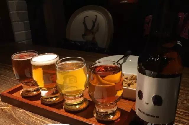 一天吃8顿算啥！回我老家青岛，带你吃上24小时！