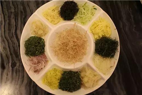 就是这个“肥坚”，十七年的默默坚守，用手工邕菜安慰老南宁的魂