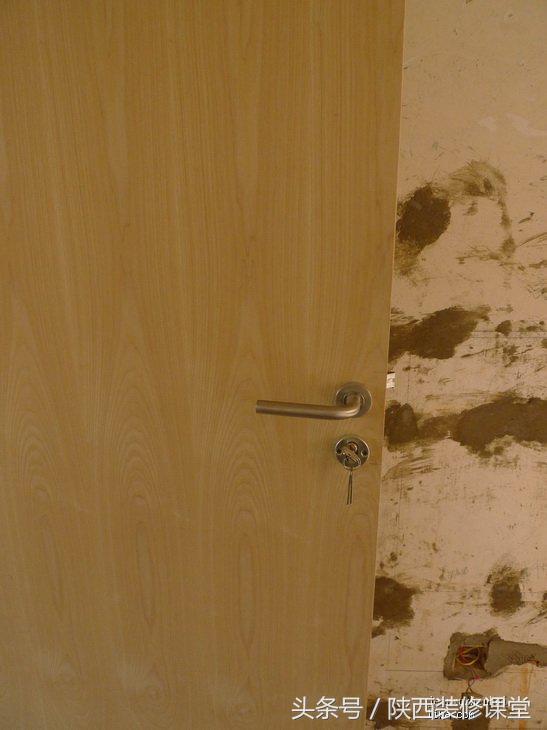 带天井的木头老房子,60平老房子一楼带院子